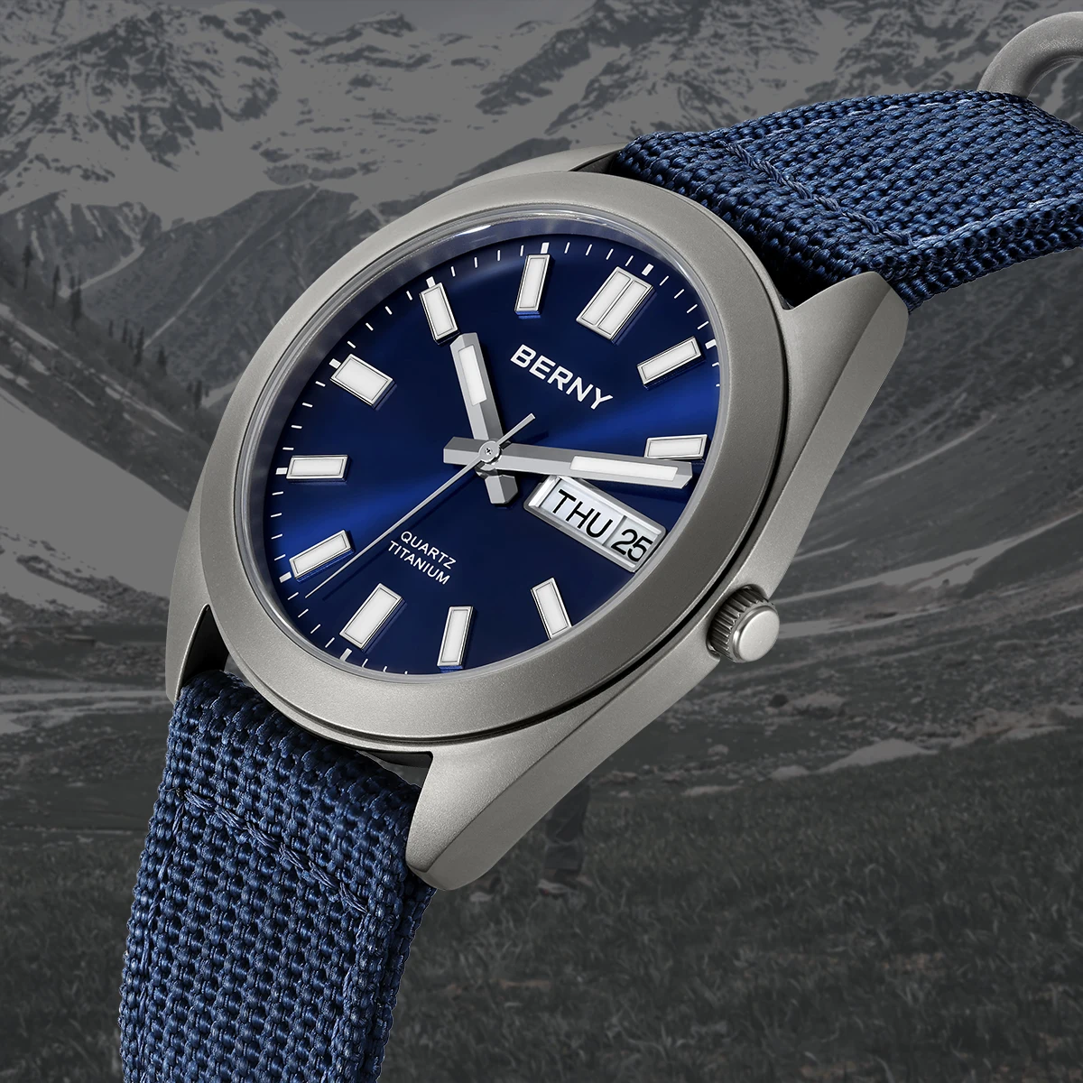 بيرني التيتانيوم ساعة رجالية ا - مراجعة Field Watch Titanium 100M Sapphire وسعره