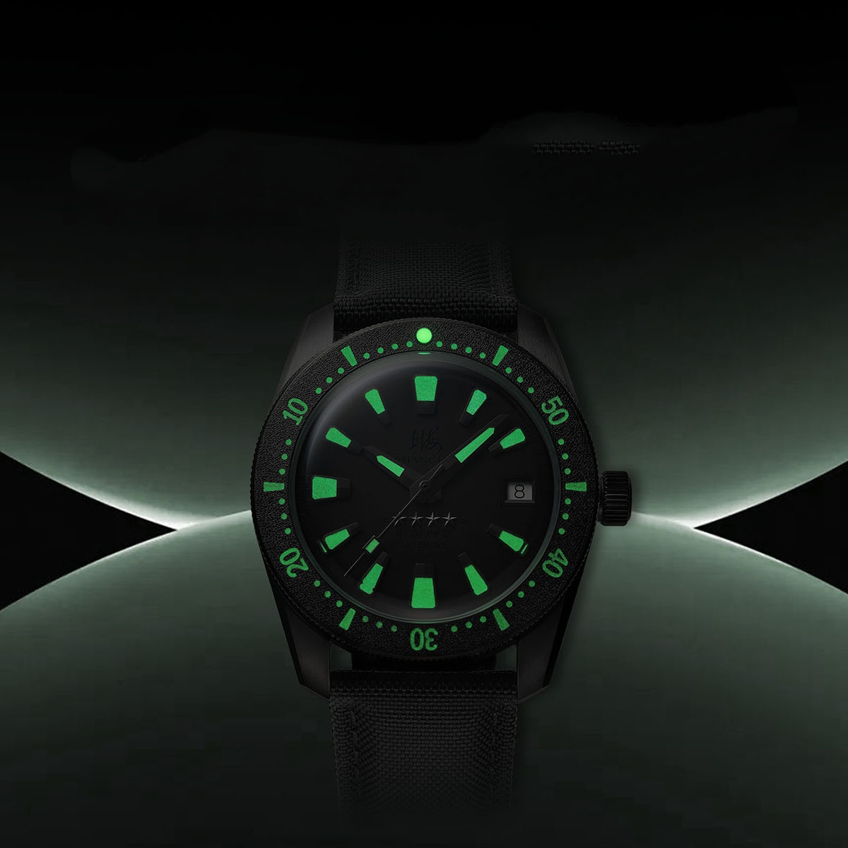 ساعة شنغهاي للرجال بإطار من ال - مراجعة Titanium Automatic Watch 300M Sapphire وسعره