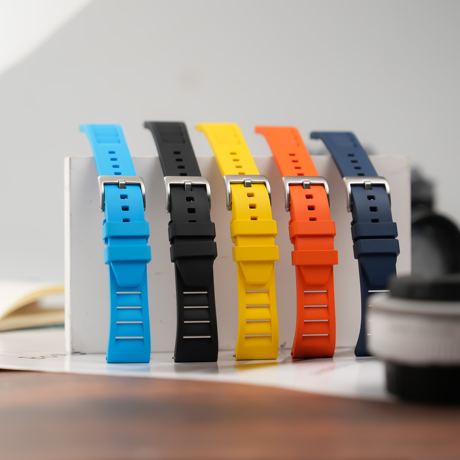 تصميم جديد FKM المطاط حزام 20  - مراجعة Fkm Rubber Dive Watch Strap 20Mm وسعره