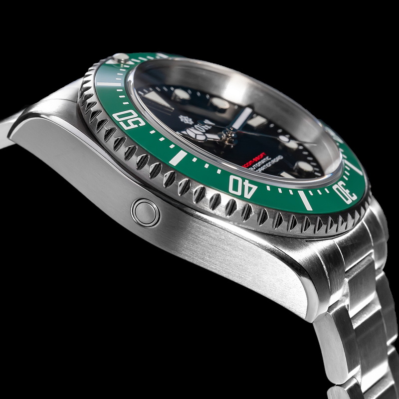 ساعة يد رجالية أوتوماتيكية من  - مراجعة Titanium Automatic Watch 300M Sapphire وسعره